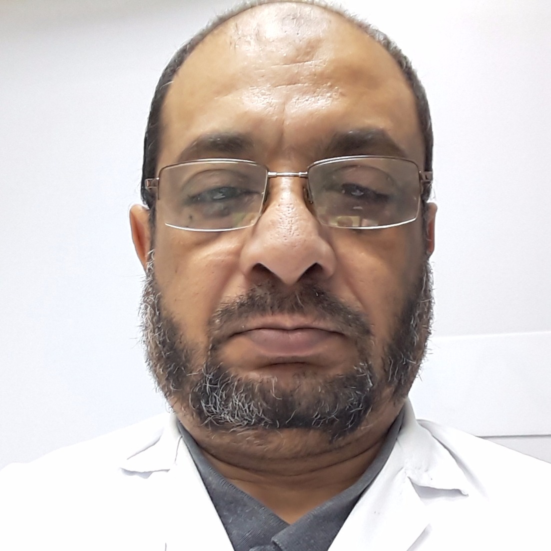 دكتور هشام محمد-رفيق بيبرس